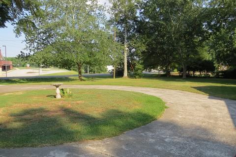 1322 Rose Ln, Toccoa, GA 30577 photo 3