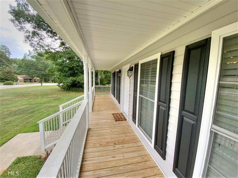 328 Hickory Ter, Lagrange, GA 30241 photo 2