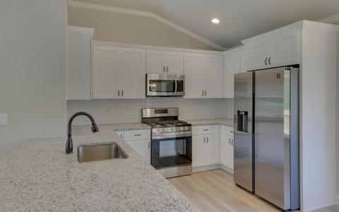 1171 E Doyle St, Toccoa, GA 30577 photo 4