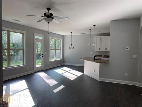 208 Shields St, Winder, GA 30680 photo 4