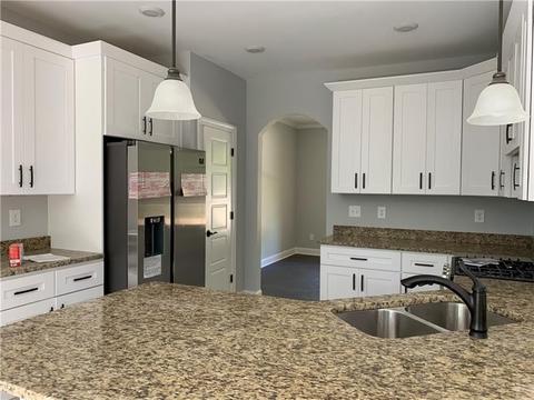 208 Shields St, Winder, GA 30680 photo 5
