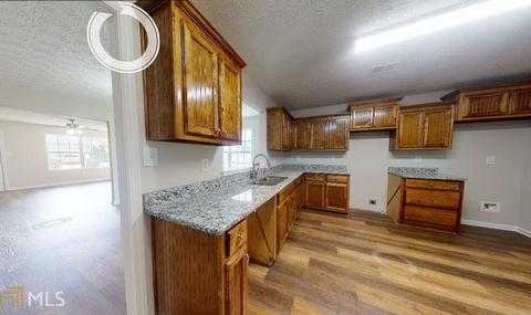 4858 Summersun Dr, Morrow, GA 30260 photo 4