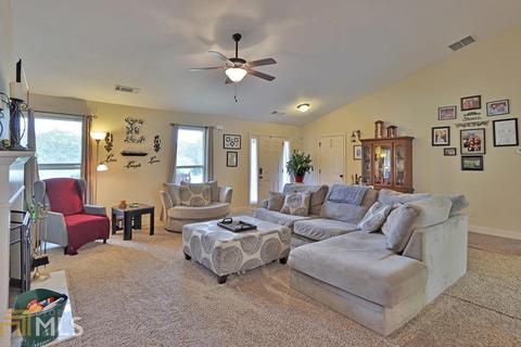 239 Falling Leaf Ln, Winder, GA 30680 photo 5