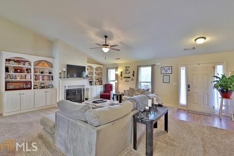 239 Falling Leaf Ln, Winder, GA 30680 photo 6