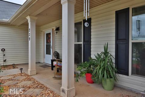 239 Falling Leaf Ln, Winder, GA 30680 photo 4