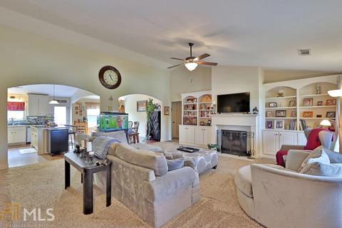 239 Falling Leaf Ln, Winder, GA 30680 photo 8