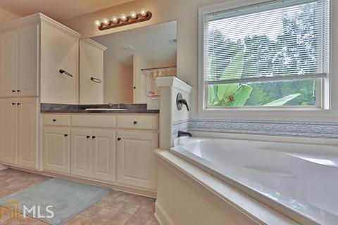239 Falling Leaf Ln, Winder, GA 30680 photo 21