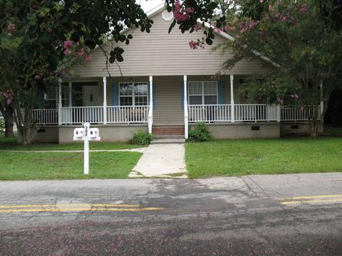 302 Taylor St, Barnesville, GA 30204 photo 1