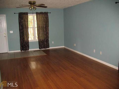 302 Taylor St, Barnesville, GA 30204 photo 4