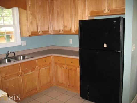 302 Taylor St, Barnesville, GA 30204 photo 9