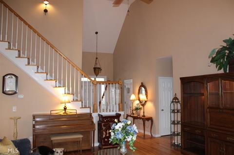 4077 Sandy Branch Dr, Buford, GA 30519 photo 9