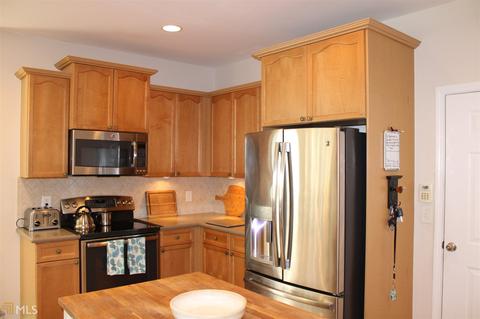 4077 Sandy Branch Dr, Buford, GA 30519 photo 4