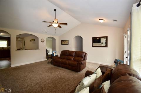 585 Matt Ln, Bethlehem, GA 30620 photo 4