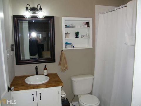 36 E New St, Winder, GA 30680 photo 16