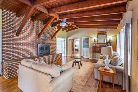 251 Dewitt Hill Dr, Cornelia, GA 30531 photo 4