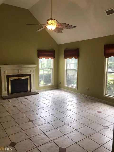 320 Radcliffe Trce, Covington, GA 30016 photo 4