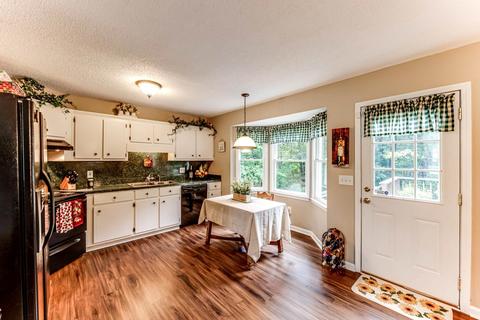 14 High Pointe Dr, White, GA 30184 photo 8