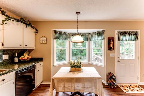 14 High Pointe Dr, White, GA 30184 photo 9