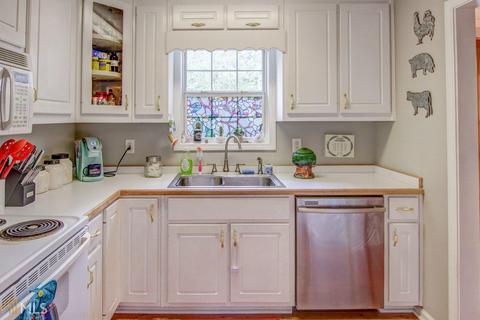 220 Berkshire Pass, Covington, GA 30016 photo 11