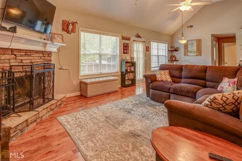 220 Berkshire Pass, Covington, GA 30016 photo 4