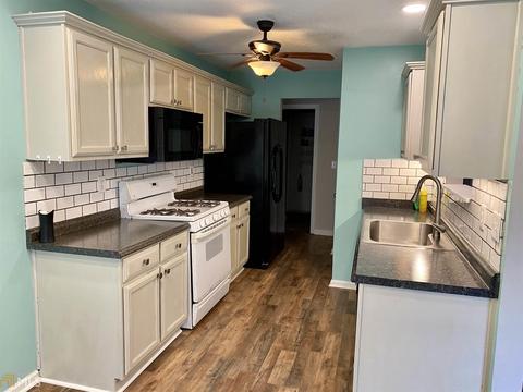 4 Lindsey Ln, Hampton, GA 30228 photo 9