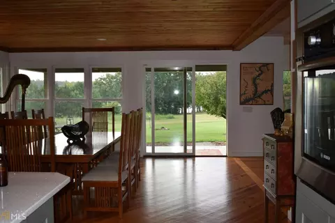 358 Riverbend Dr, Lagrange, GA 30240 photo 2