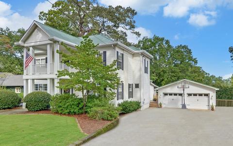685 E Tugalo St, Toccoa, GA 30577 photo 2