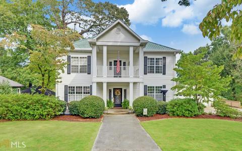 685 E Tugalo St, Toccoa, GA 30577 photo 1