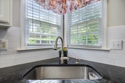 3770 Summer Rose Dr, Chamblee, GA 30341 photo 12