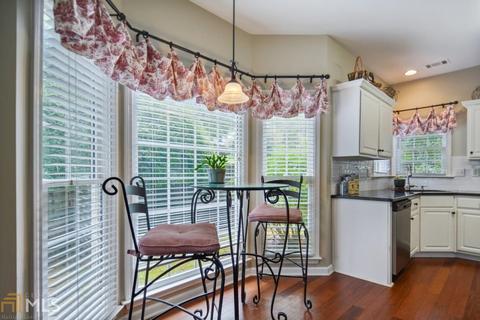3770 Summer Rose Dr, Chamblee, GA 30341 photo 13