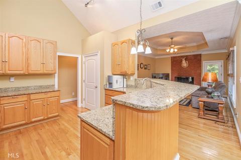 106 Pineland Ct, Lagrange, GA 30241 photo 8