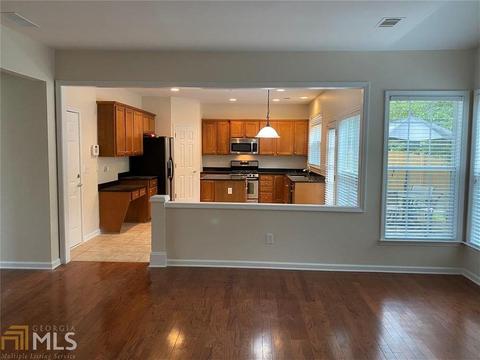330 Hammersmith Dr, Suwanee, GA 30024 photo 4
