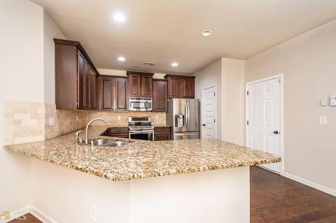 7526 Springbox Dr, Fairburn, GA 30213 photo 11