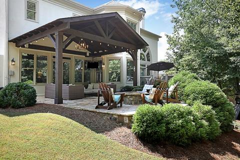 6815 Laurel Oak Dr, Suwanee, GA 30024 photo 2