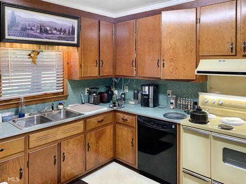 562 Franklin St, Jackson, GA 30233 photo 9