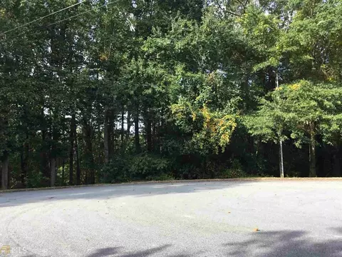 3725 Lochview Dr, Loganville, GA 30052