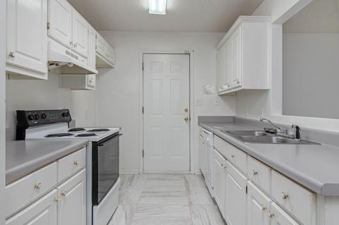 1300 N Hampton, Hampton, GA 30228 photo 4
