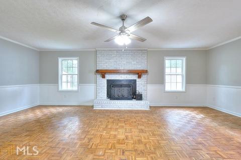 89 Peach St, Commerce, GA 30529 photo 2