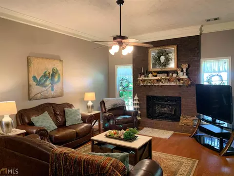 113 Wexford Dr, Lagrange, GA 30241 photo 2