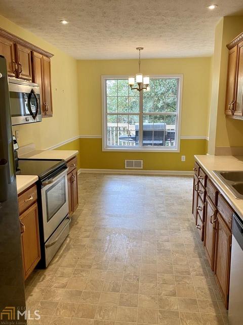 305 Radcliffe Trce, Covington, GA 30016 photo 4