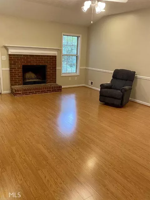 305 Radcliffe Trce, Covington, GA 30016 photo 2