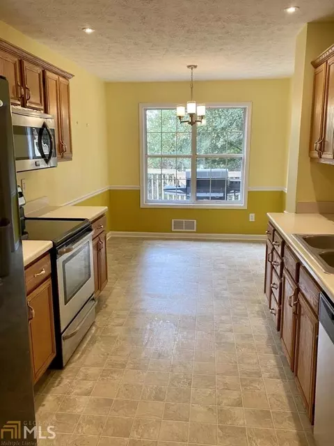 305 Radcliffe Trce, Covington, GA 30016 photo 4
