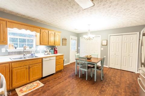 90 Hunters Ridge Ct, Covington, GA 30014 photo 13