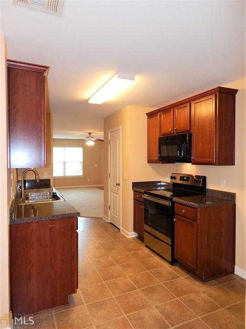 421 Haddenham Ct, Perry, GA 31069 photo 7