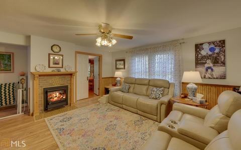 1156 E Tugalo St, Toccoa, GA 30577 photo 9