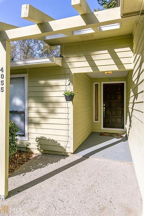 4055 Sugar Mill Dr, Duluth, GA 30096 photo 3