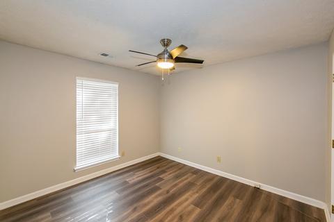 4055 Sugar Mill Dr, Duluth, GA 30096 photo 17