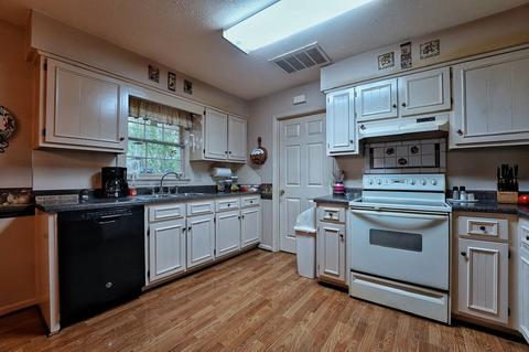 431 Brookstone Dr, Lagrange, GA 30241 photo 6