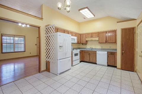 160 Thomas Trl, Covington, GA 30016 photo 13