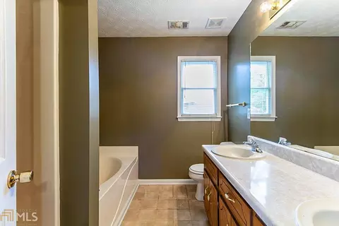 80 Millcrest Dr, Covington, GA 30016 photo 4